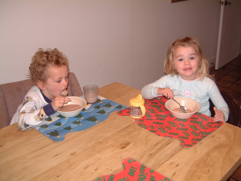 Hildebrand Christmas ScreenSaver/800x600_2004-12-01 Vale Kyla Overnight 03.jpg
